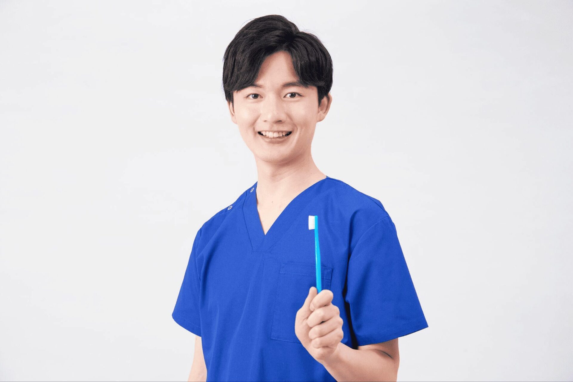 審美歯科と歯医者の違いは？治療内容や費用目安について解説